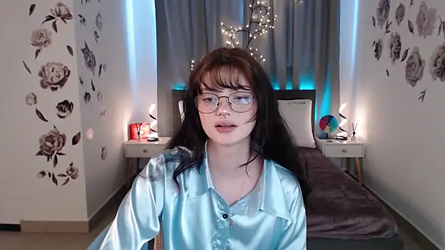 Snapshot of MileyRood chatting on November 2025 02:10:02 AM MileyRood online show from November 2025 02:10:02 AM