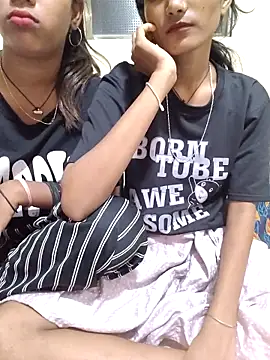 Snapshot of Unique_girls90 chatting on October 2025 03:46:02 PM Unique girls90 online show from October 2025 03:46:02 PM