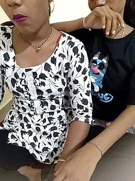 Snapshot of Unique_girls90 chatting on October 2025 01:21:02 PM Unique girls90 online show from October 2025 01:21:02 PM