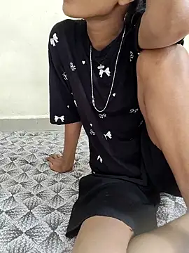 Snapshot of Unique_girls90 chatting on November 2025 10:40:02 AM Unique girls90 online show from November 2025 10:40:02 AM