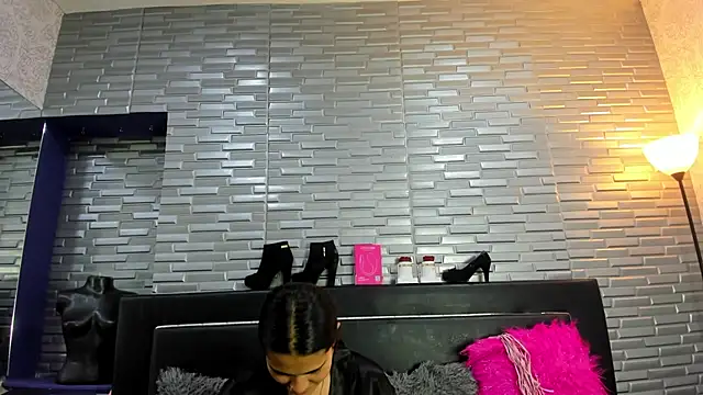 Snapshot of ChloeMorelli chatting on October 2025 02:20:01 AM ChloeMorelli online show from October 2025 02:20:01 AM