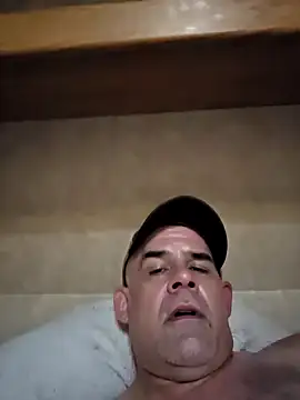 Snapshot of DeeBestEver chatting on October 2025 12:08:01 AM DeeBestEver online show from October 2025 12:08:01 AM