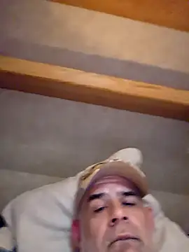 Snapshot of DeeBestEver chatting on October 2025 08:29:02 PM DeeBestEver online show from October 2025 08:29:02 PM