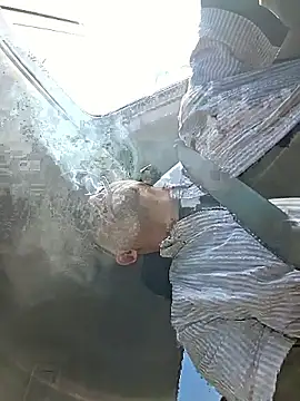 Snapshot of DeeBestEver chatting on November 2025 06:41:02 PM DeeBestEver online show from November 2025 06:41:02 PM