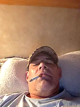 Snapshot of DeeBestEver chatting on November 2025 11:25:02 PM DeeBestEver online show from November 2025 11:25:02 PM