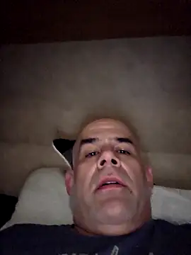 Snapshot of DeeBestEver chatting on November 2025 05:45:01 PM DeeBestEver online show from November 2025 05:45:01 PM