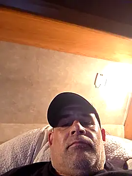 Snapshot of DeeBestEver chatting on November 2025 11:35:01 PM DeeBestEver online show from November 2025 11:35:01 PM