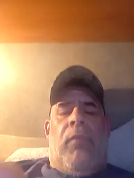 Snapshot of DeeBestEver chatting on November 2025 10:04:02 PM DeeBestEver online show from November 2025 10:04:02 PM