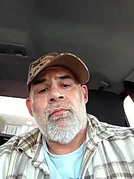 Snapshot of DeeBestEver chatting on April 2026 02:04:02 PM DeeBestEver online show from April 2026 02:04:02 PM