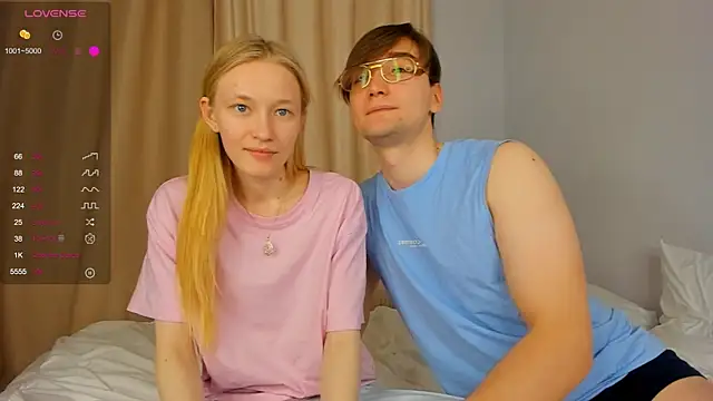 Snapshot of LoversFire chatting on December 2025 12:32:01 PM LoversFire online show from December 2025 12:32:01 PM