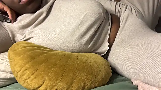 Snapshot of nanaisbackk chatting on October 2025 07:56:01 AM nanaisbackk online show from October 2025 07:56:01 AM