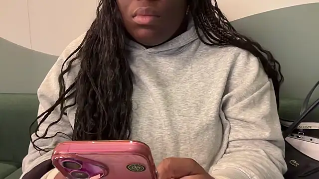 nanaisbackk online show from December 2025 08:54:02 AM