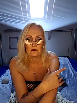 Snapshot of Jenny_Blum chatting on December 2025 01:42:01 PM Jenny Blum online show from December 2025 01:42:01 PM