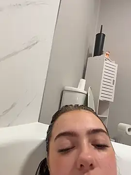 Victoria6989 online show from March 2026 08:47:01 PM