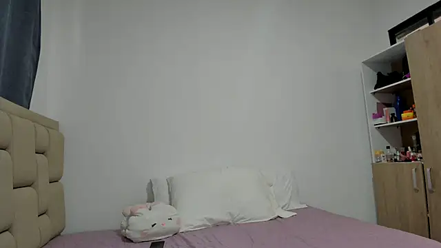 Snapshot of Velira69 chatting on February 2026 07:34:02 PM Velira69 online show from February 2026 07:34:02 PM