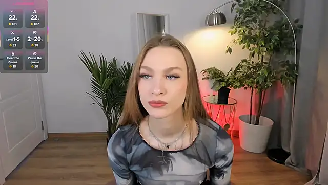 Snapshot of PollyMayer chatting on November 2025 08:57:01 PM PollyMayer online show from November 2025 08:57:01 PM