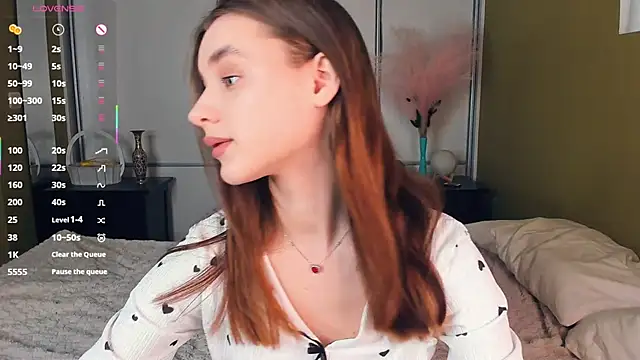 JinnyMcie online show from May 2026 09:25:01 AM