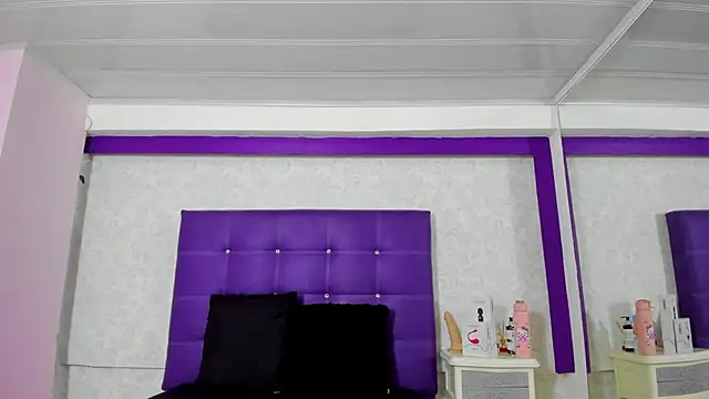 LeaMoreau22 online show from October 2025 11:22:01 AM