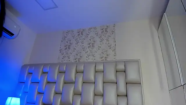 Snapshot of Peyton_louise chatting on November 2025 05:24:01 PM Peyton louise online show from November 2025 05:24:01 PM