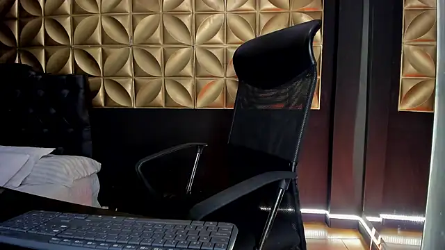 scarlettvelvet  online show from November 2025 02:41:02 PM