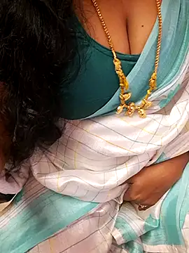 Snapshot of Tamil_Ammani chatting on October 2025 11:14:01 PM Tamil Ammani online show from October 2025 11:14:01 PM