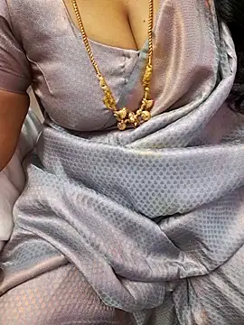 Snapshot of Tamil_Ammani chatting on October 2025 05:15:02 PM Tamil Ammani online show from October 2025 05:15:02 PM