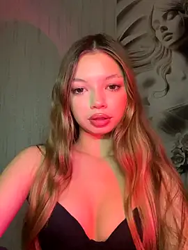 Snapshot of _Siennaaa_ chatting on October 2025 07:44:02 PM Siennaaa online show from October 2025 07:44:02 PM
