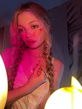  Siennaaa  online show from March 2026 07:35:01 PM