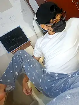 Snapshot of oppaboy chatting on October 2025 04:31:02 AM oppaboy online show from October 2025 04:31:02 AM