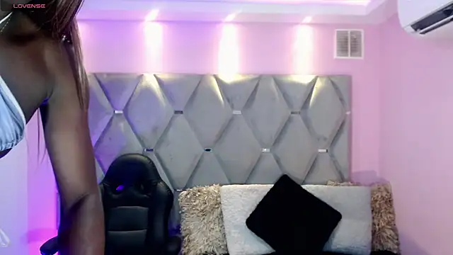 Snapshot of Miranda_Collins chatting on November 2025 11:32:01 AM Miranda Collins online show from November 2025 11:32:01 AM