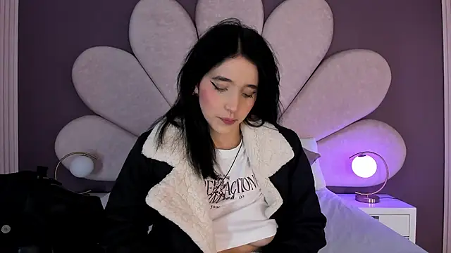 Snapshot of MeganR_ chatting on January 2026 11:13:01 AM MeganR online show from January 2026 11:13:01 AM