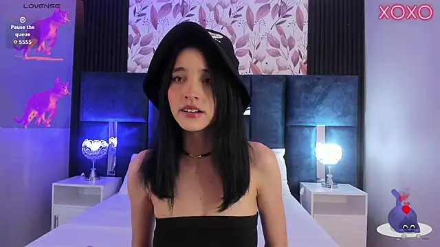 Snapshot of MeganR_ chatting on January 2026 03:23:01 AM MeganR online show from January 2026 03:23:01 AM