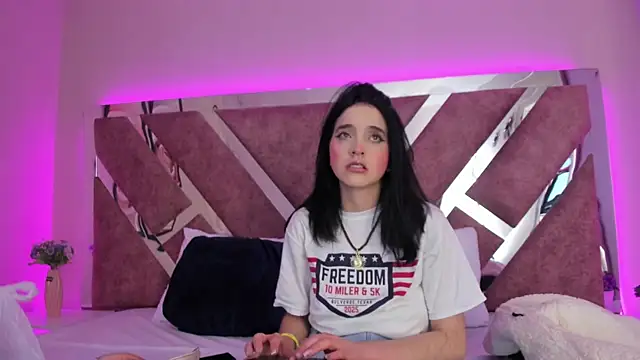 Snapshot of MeganR_ chatting on January 2026 03:22:02 AM MeganR online show from January 2026 03:22:02 AM