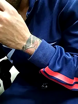 Snapshot of Cristian863 chatting on December 2025 09:10:02 PM Cristian863 online show from December 2025 09:10:02 PM