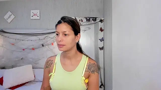 Snapshot of is_a_bell chatting on November 2025 01:46:01 PM is a bell online show from November 2025 01:46:01 PM