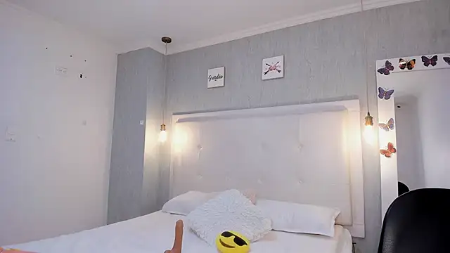 Snapshot of is_a_bell chatting on November 2025 01:10:01 PM is a bell online show from November 2025 01:10:01 PM