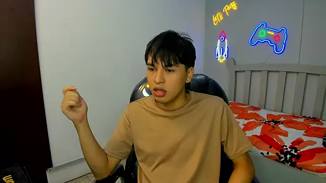 Snapshot of StiwenTwink chatting on October 2025 03:12:02 PM StiwenTwink online show from October 2025 03:12:02 PM