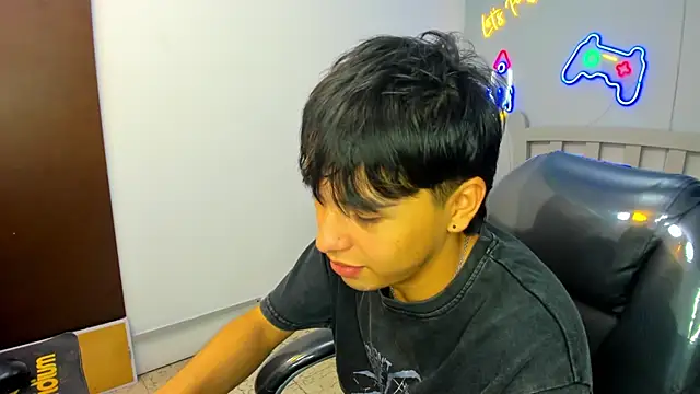 Snapshot of StiwenTwink chatting on October 2025 03:14:01 PM StiwenTwink online show from October 2025 03:14:01 PM