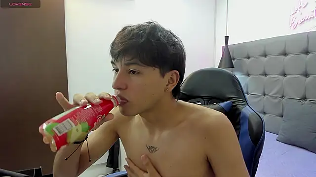 StiwenTwink online show from March 2026 01:39:01 PM