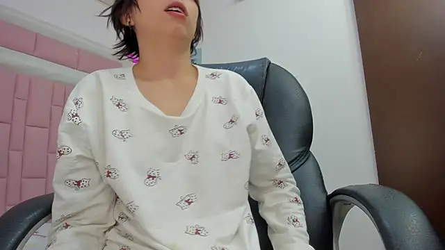 Snapshot of Klaret_Toy chatting on October 2025 08:15:01 AM Klaret Toy online show from October 2025 08:15:01 AM