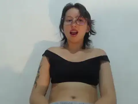 Snapshot of Klaret_Toy chatting on March 2026 10:39:02 PM Klaret Toy online show from March 2026 10:39:02 PM