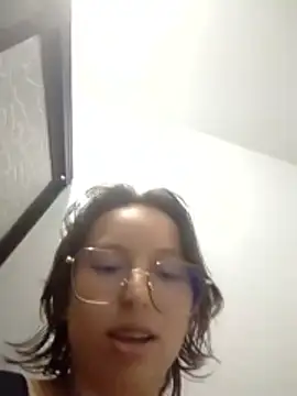 Snapshot of Klaret_Toy chatting on April 2026 12:44:01 AM Klaret Toy online show from April 2026 12:44:01 AM