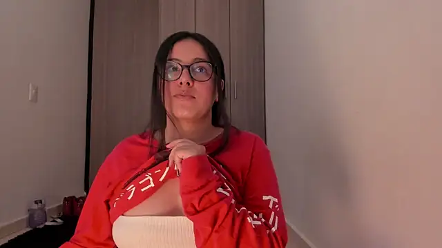 Snapshot of Venus_cat_ chatting on October 2025 09:02:01 PM Venus cat online show from October 2025 09:02:01 PM