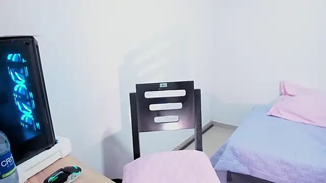 Snapshot of Venus_cat_ chatting on October 2025 09:15:01 PM Venus cat online show from October 2025 09:15:01 PM