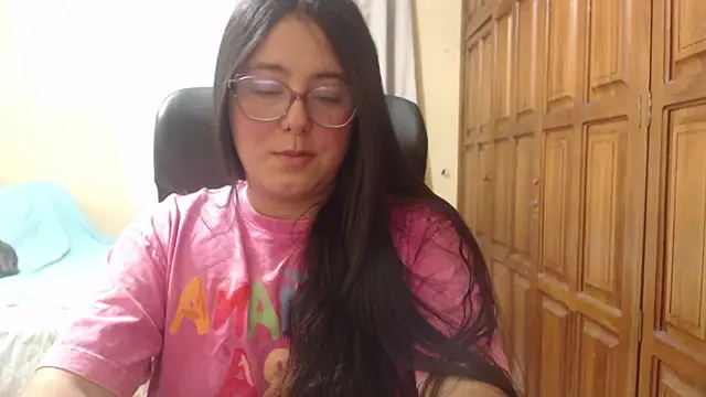 Snapshot of Venus_cat_ chatting on July 2026 02:29:02 AM Venus cat online show from July 2026 02:29:02 AM