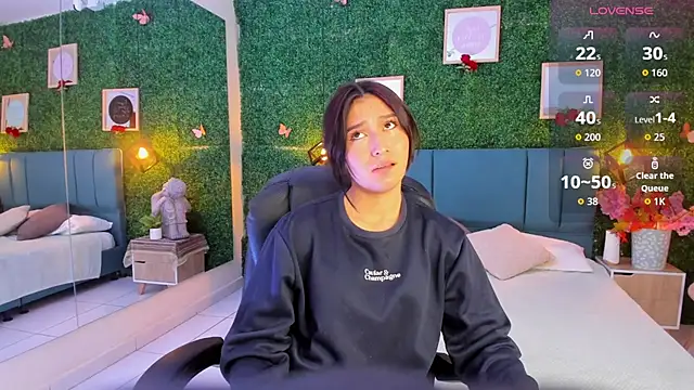 Snapshot of Rubyvixxen_ chatting on October 2025 03:51:01 AM Rubyvixxen online show from October 2025 03:51:01 AM