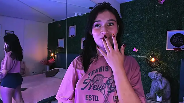 Snapshot of Rubyvixxen_ chatting on October 2025 03:43:02 AM Rubyvixxen online show from October 2025 03:43:02 AM