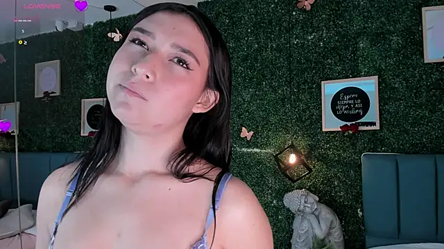 Snapshot of Rubyvixxen_ chatting on October 2025 03:40:01 AM Rubyvixxen online show from October 2025 03:40:01 AM