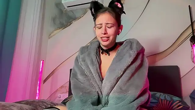 Snapshot of erikaa_miuu chatting on October 2025 06:52:01 PM erikaa miuu online show from October 2025 06:52:01 PM