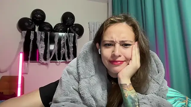 Snapshot of erikaa_miuu chatting on October 2025 06:25:02 PM erikaa miuu online show from October 2025 06:25:02 PM